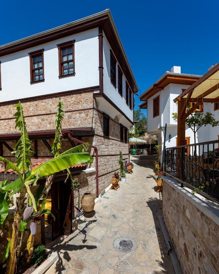 Woo Town Suites Анталия Екстериор снимка