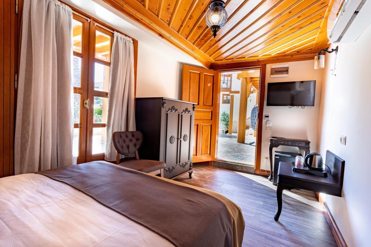 Woo Town Suites Анталия Екстериор снимка