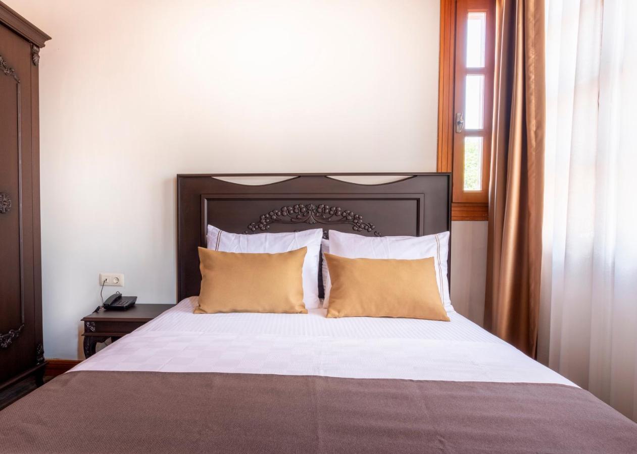 Woo Town Suites Анталия Екстериор снимка