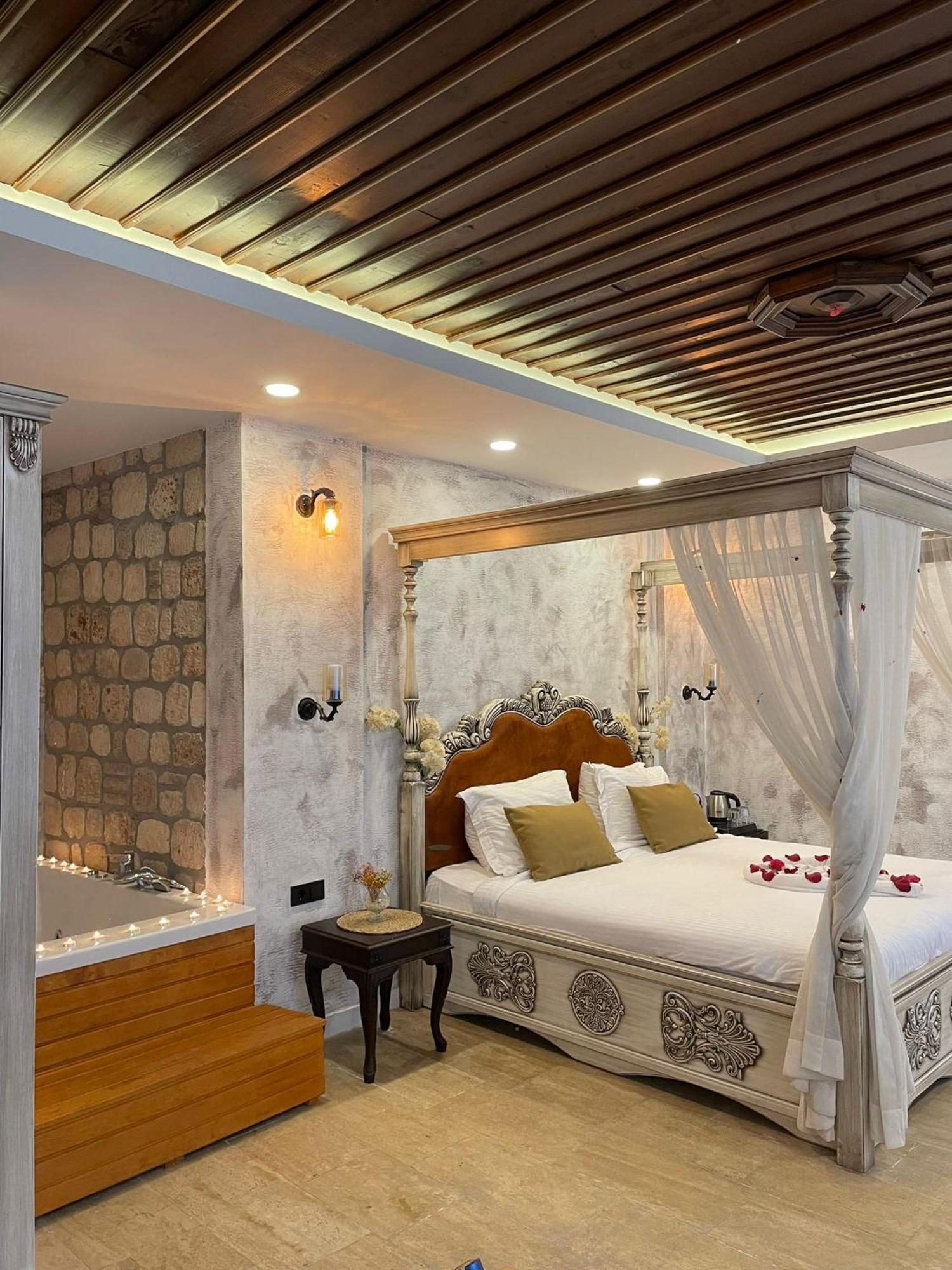 Woo Town Suites Анталия Екстериор снимка