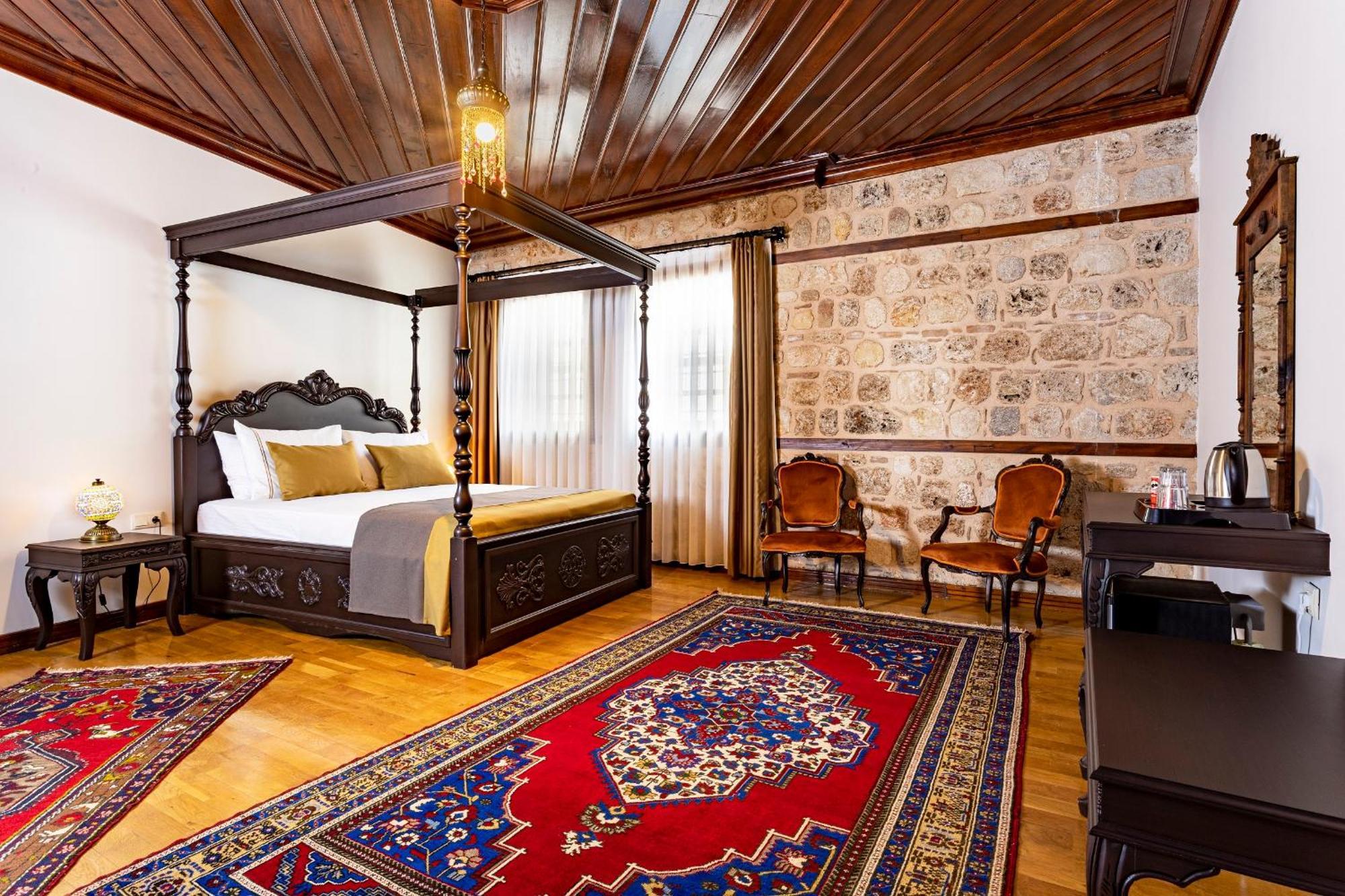 Woo Town Suites Анталия Екстериор снимка