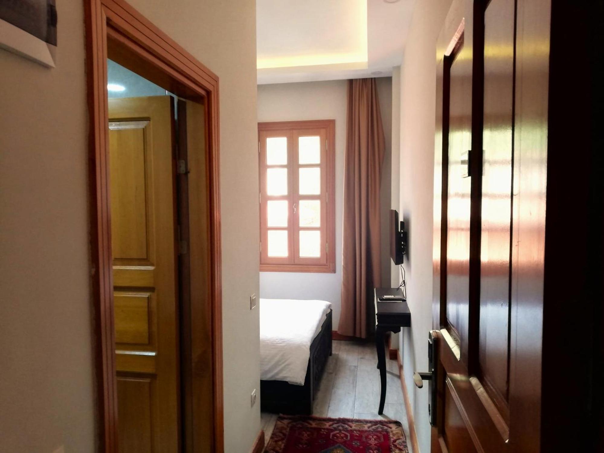 Woo Town Suites Анталия Екстериор снимка