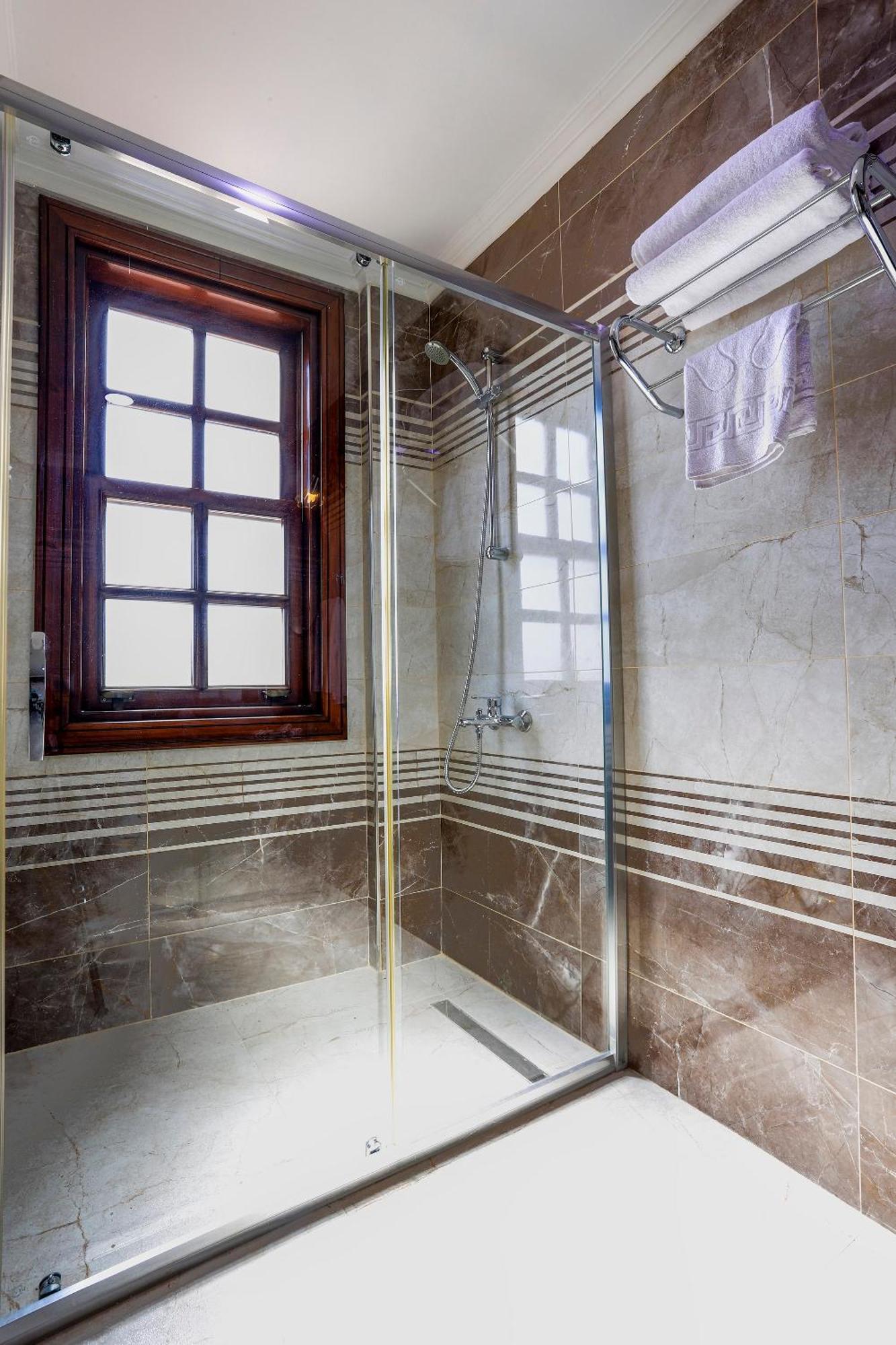 Woo Town Suites Анталия Екстериор снимка