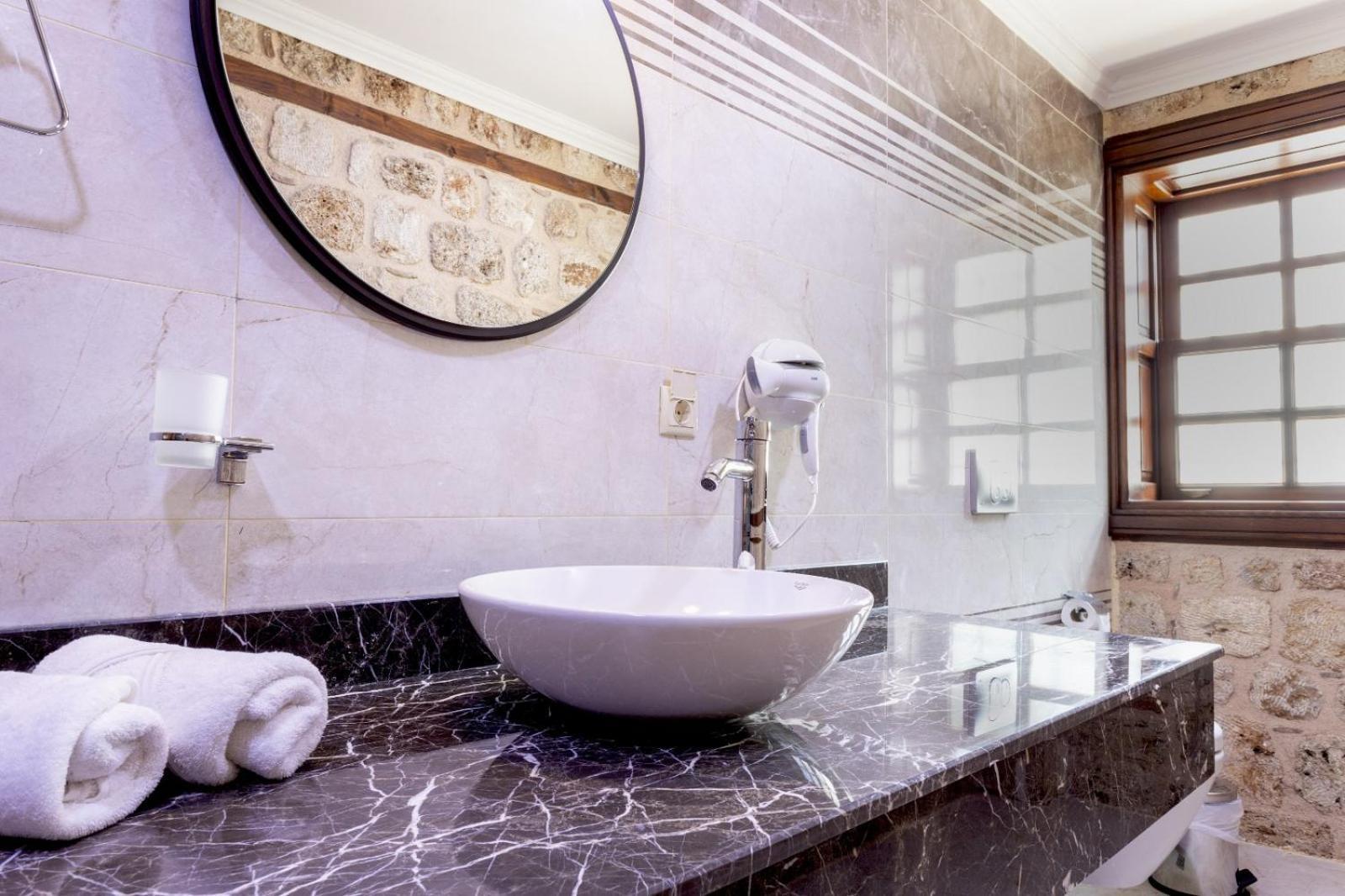 Woo Town Suites Анталия Екстериор снимка