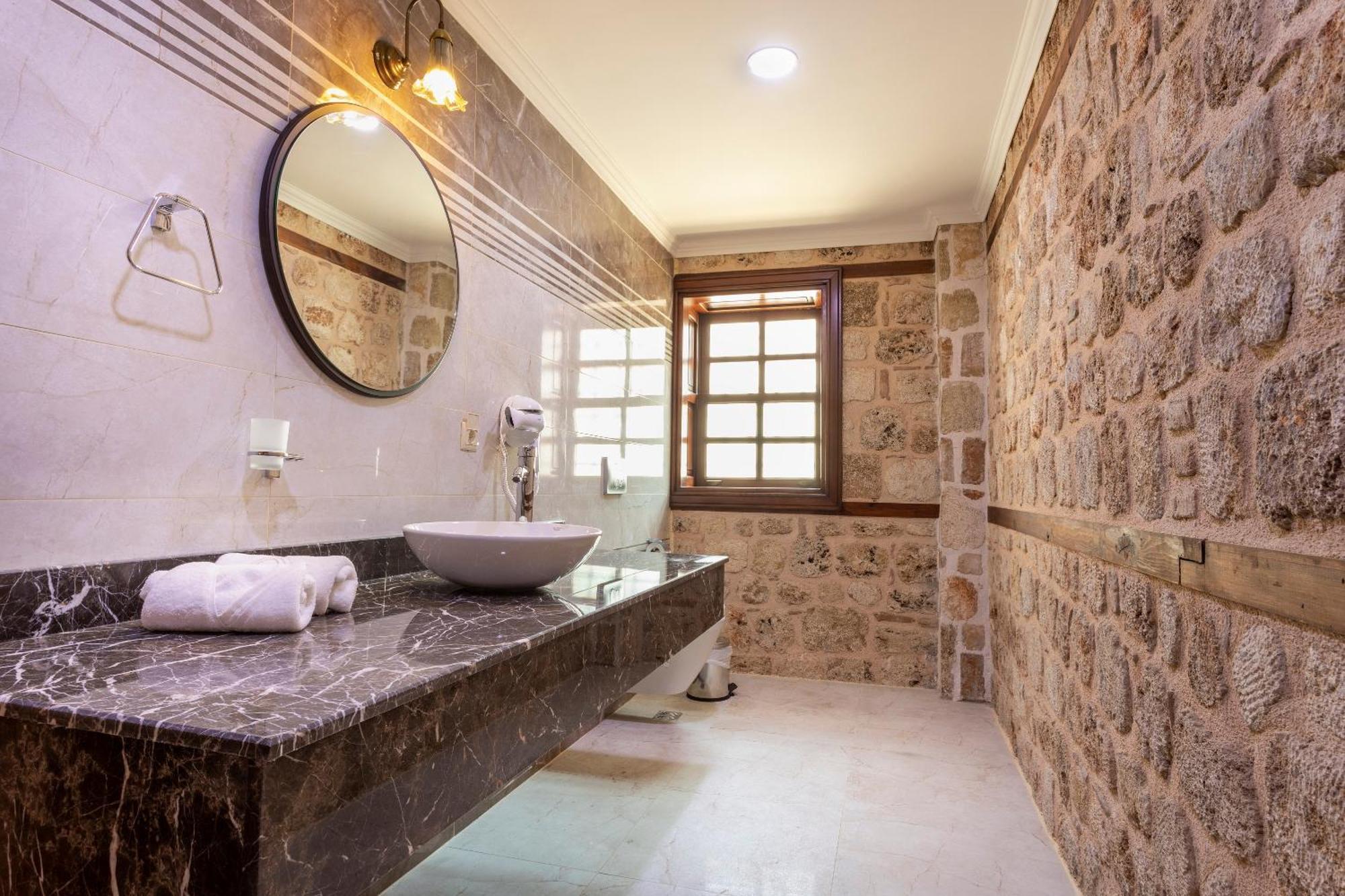 Woo Town Suites Анталия Екстериор снимка